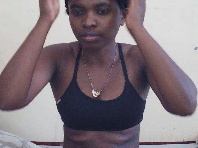 Sweetdiva2 live cam on BongaCams