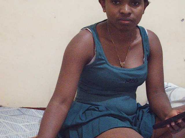 Sweetdiva2 live cam on BongaCams