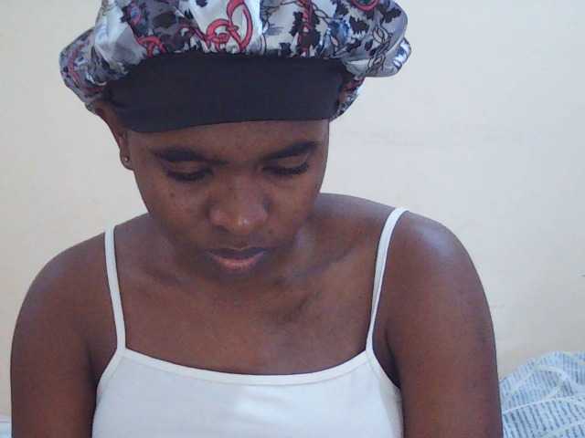 Sweetdiva2 live cam on BongaCams