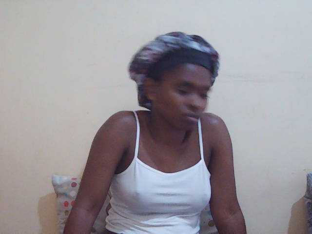 Sweetdiva2 live cam on BongaCams