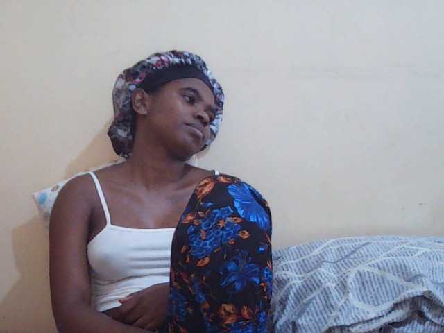 Sweetdiva2 live cam on BongaCams
