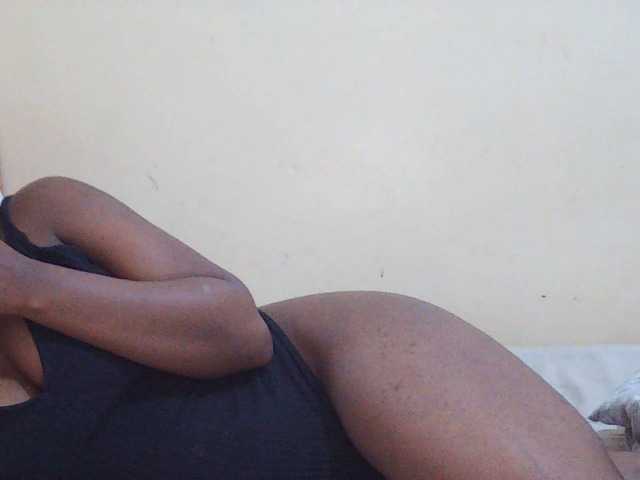 Sweetdiva2 live cam on BongaCams