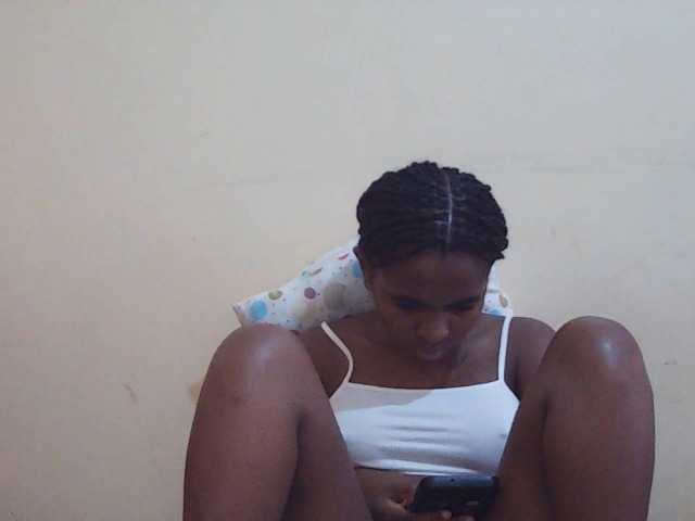 Sweetdiva2 live cam on BongaCams