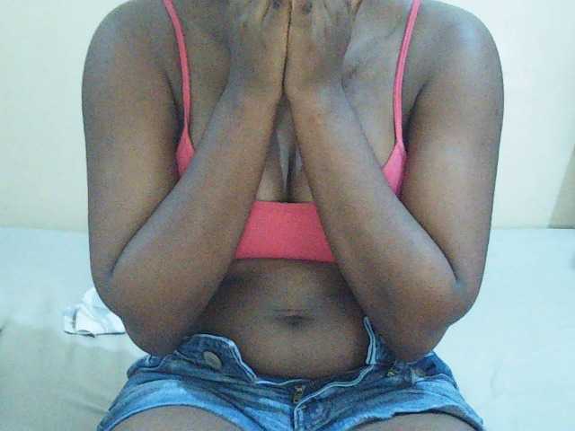 Sweetdiva2 live cam on BongaCams