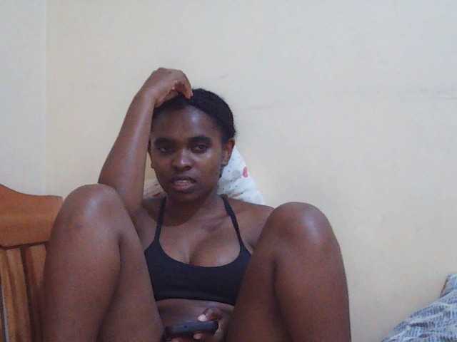 Sweetdiva2 live cam on BongaCams