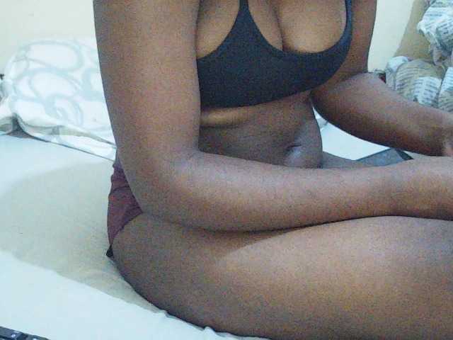 Sweetdiva2 live cam on BongaCams