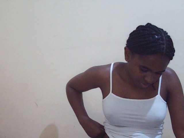Sweetdiva2 live cam on BongaCams