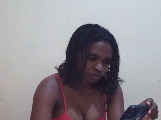 Sweetdiva2 live cam on BongaCams