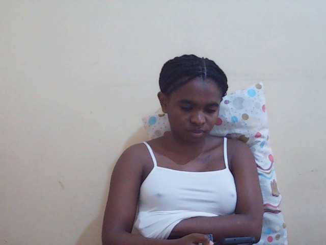 Sweetdiva2 live cam on BongaCams