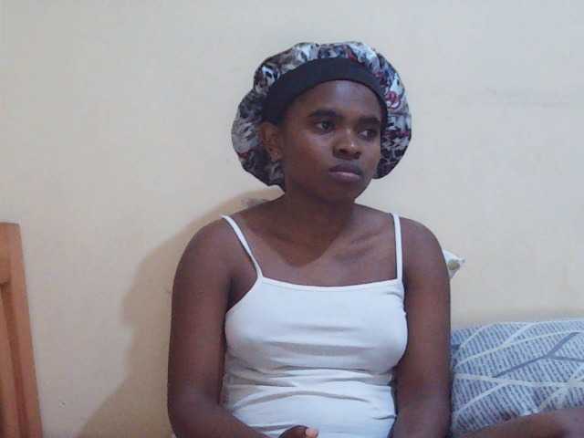 Sweetdiva2 live cam on BongaCams