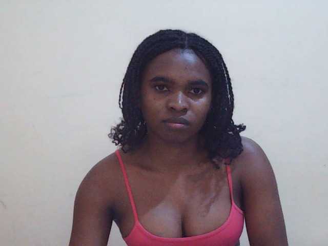 Sweetdiva2 live cam on BongaCams