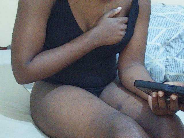 Sweetdiva2 live cam on BongaCams