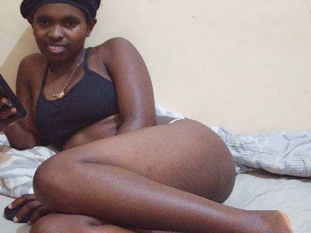 Sweetdiva2 live cam on BongaCams