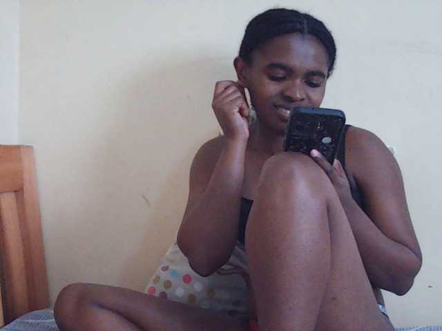 Sweetdiva2 live cam on BongaCams