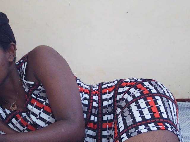 Sweetdiva2 live cam on BongaCams