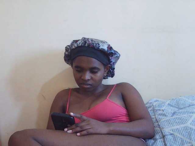 Sweetdiva2 live cam on BongaCams