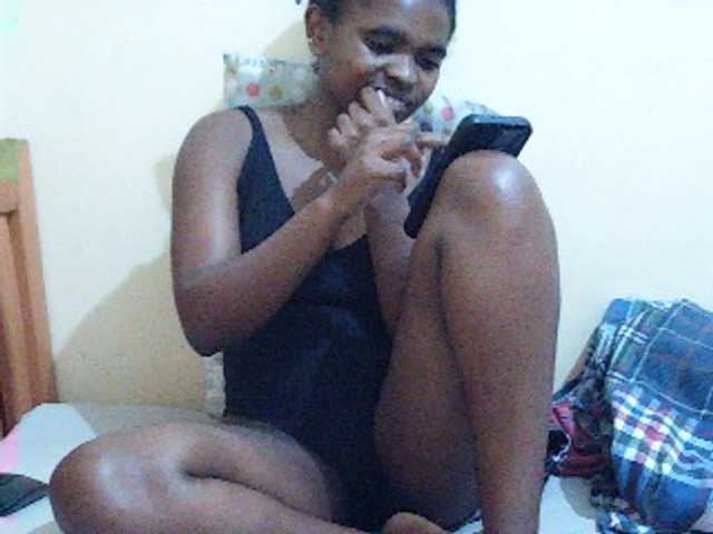 Sweetdiva2 live cam on BongaCams