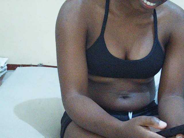 Sweetdiva2 live cam on BongaCams