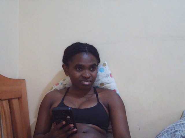Sweetdiva2 live cam on BongaCams