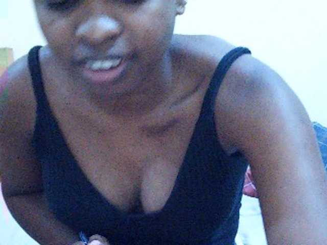 Sweetdiva2 live cam on BongaCams