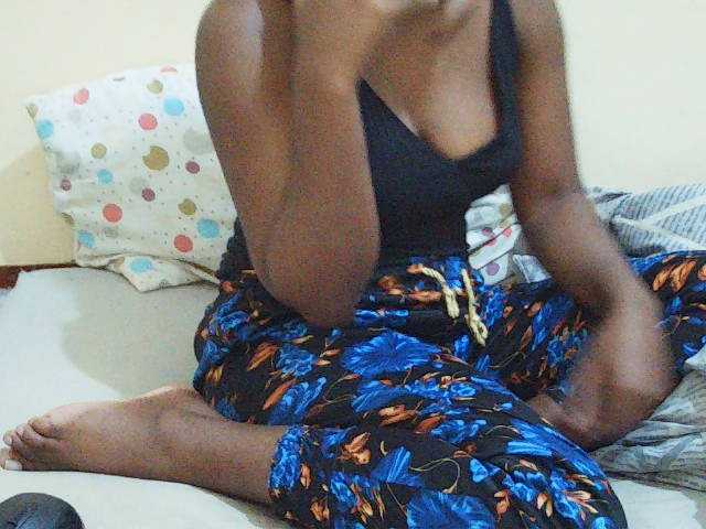 Sweetdiva2 live cam on BongaCams
