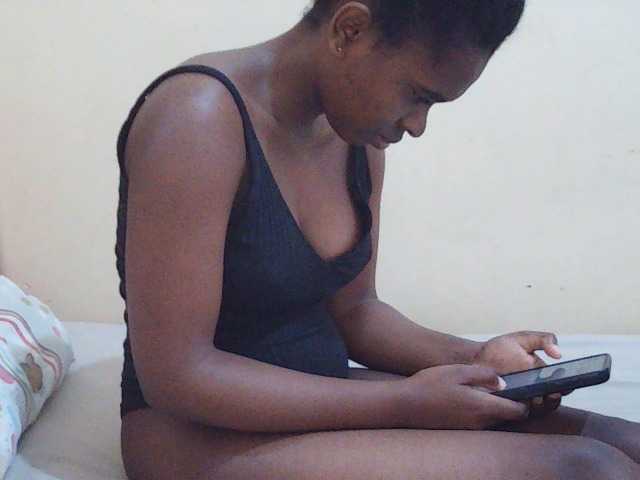 Sweetdiva2 live cam on BongaCams