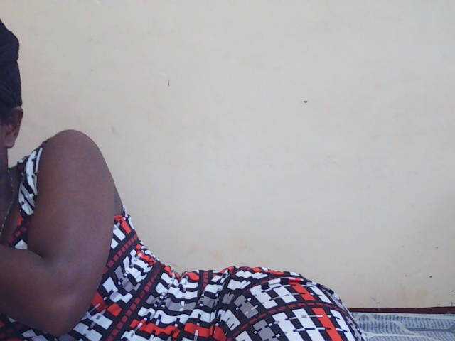 Sweetdiva2 live cam on BongaCams