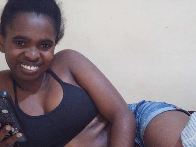 Sweetdiva2 live cam on BongaCams