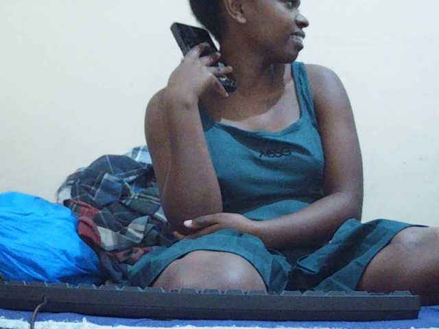 Sweetdiva2 live cam on BongaCams