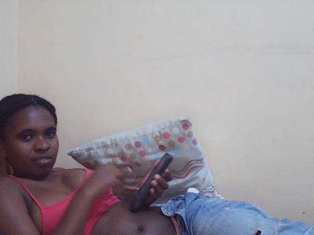 Sweetdiva2 live cam on BongaCams