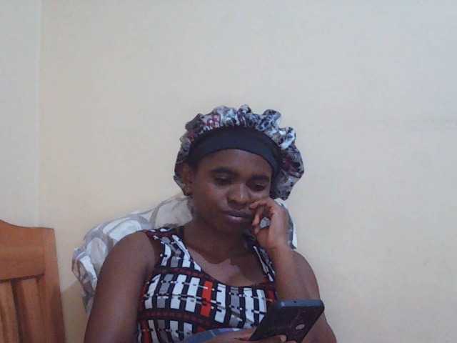 Sweetdiva2 live cam on BongaCams