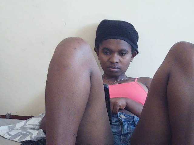 Sweetdiva2 live cam on BongaCams