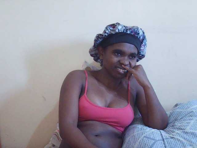 Sweetdiva2 live cam on BongaCams