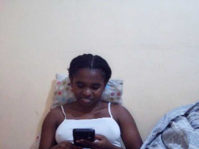 Sweetdiva2 live cam on BongaCams