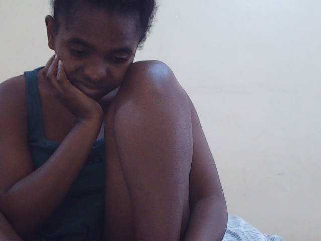 Sweetdiva2 live cam on BongaCams