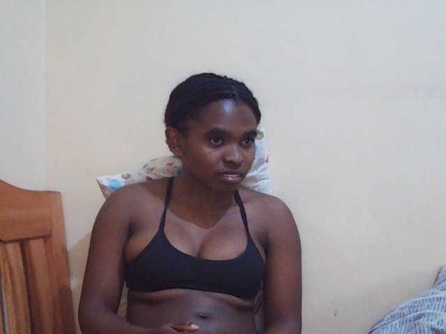 Sweetdiva2 live cam on BongaCams