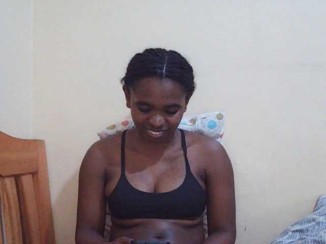 Sweetdiva2 live cam on BongaCams