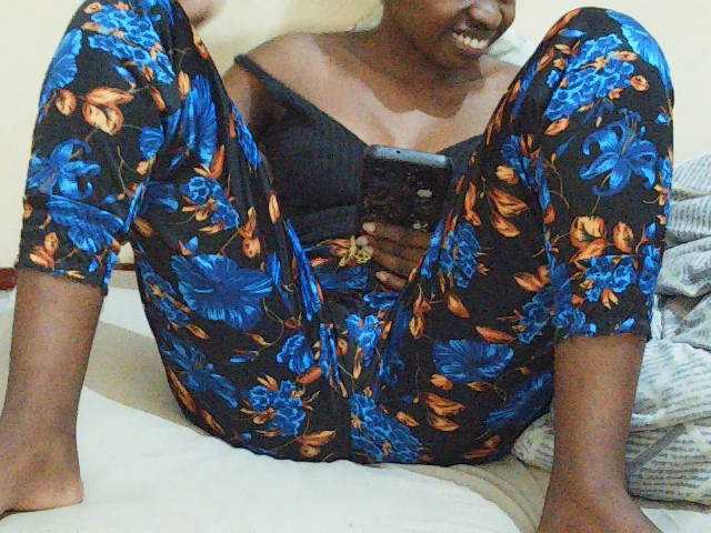 Sweetdiva2 live cam on BongaCams