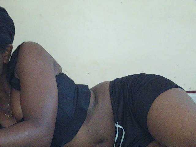 Sweetdiva2 live cam on BongaCams