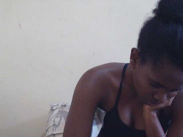 Sweetdiva2 live cam on BongaCams