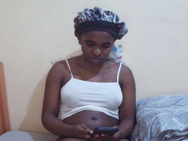 Sweetdiva2 live cam on BongaCams