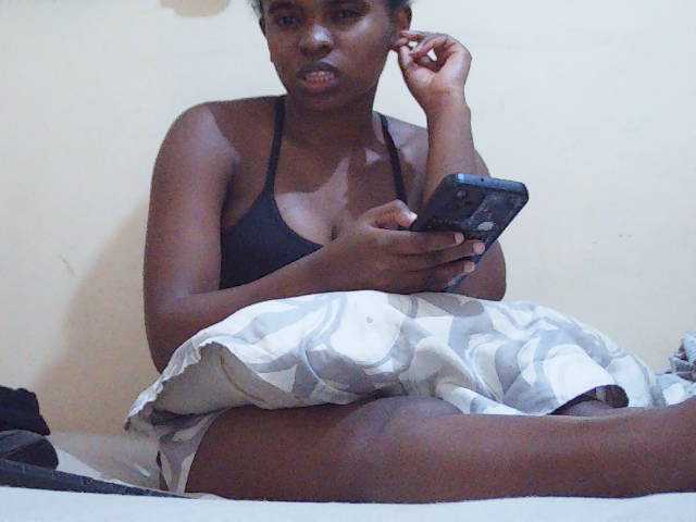 Sweetdiva2 live cam on BongaCams