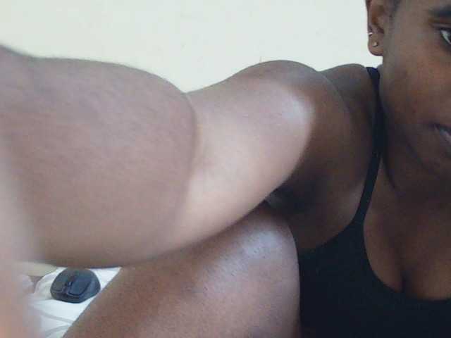Sweetdiva2 live cam on BongaCams