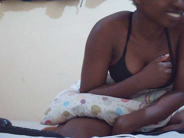 Sweetdiva2 live cam on BongaCams
