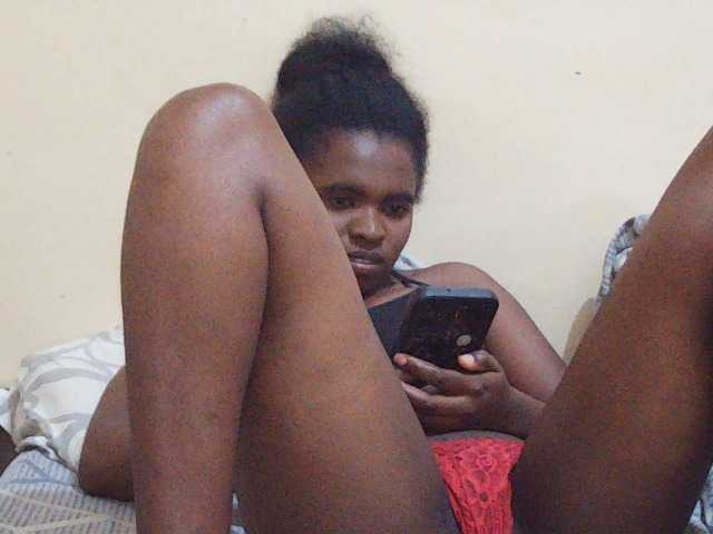 Sweetdiva2 live cam on BongaCams