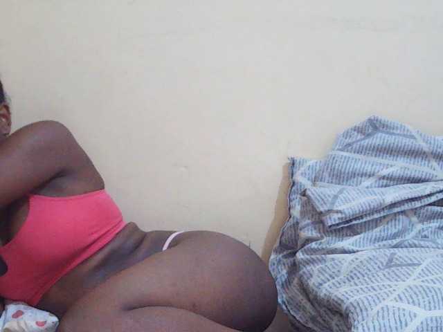 Sweetdiva2 live cam on BongaCams