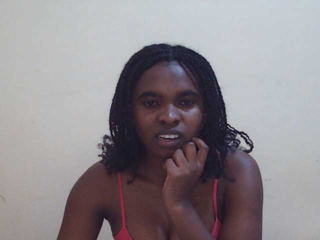 Sweetdiva2 live cam on BongaCams