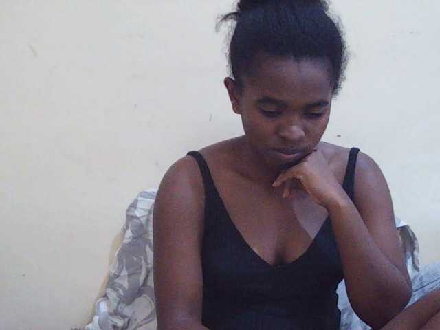 Sweetdiva2 live cam on BongaCams