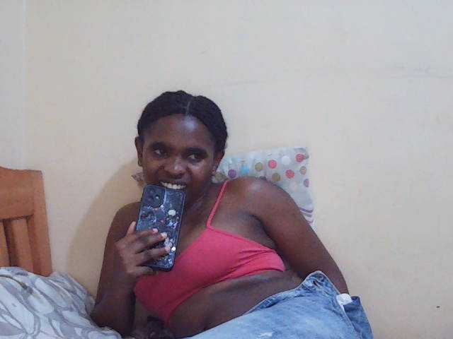 Sweetdiva2 live cam on BongaCams