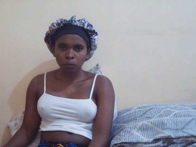 Sweetdiva2 live cam on BongaCams